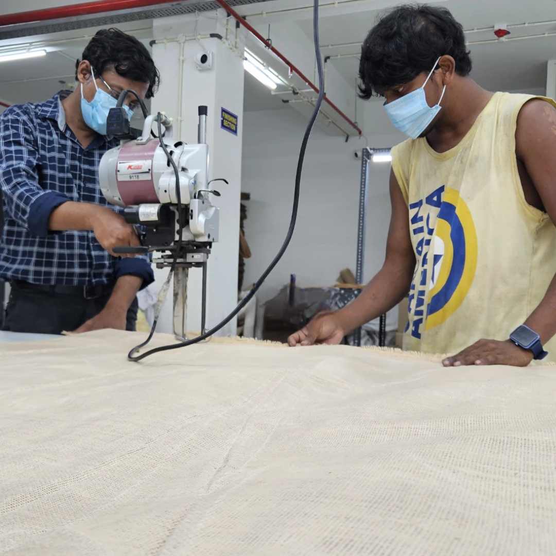 cutting jutes bags